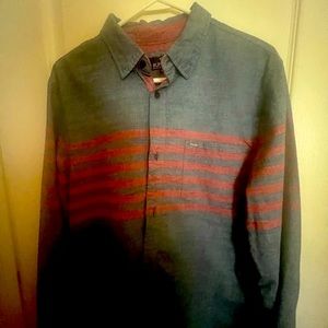 Large buffalo david B , grey color mix with red great look